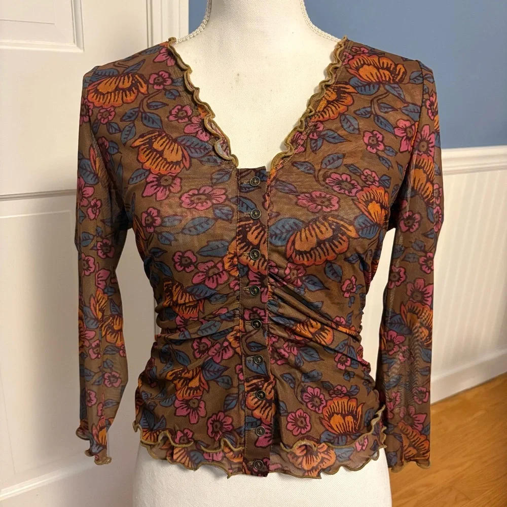 Natural Life Florence Mesh Top in Woodcut Floral Bronze - Picture 7 of 8